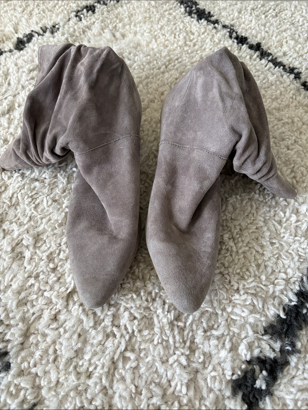 SPLENDID Women's Grey Suede Pointed-Toe Slouch Boots